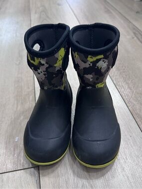 Bogs Kids Baby Classic size 9